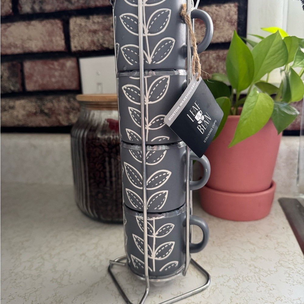 Gray Leaf Pattern Stackable Mugs Set